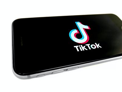 Расте броят на акаунтите в TikTok на над 60 годишни